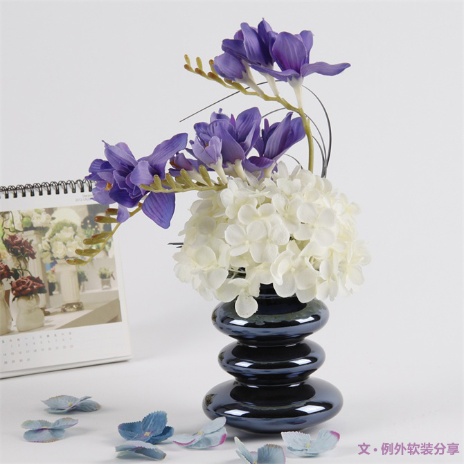 不會(huì)插花怎么了？這不是重點(diǎn)，反正這些花器插什么都美！-別墅設(shè)計(jì),軟裝設(shè)計(jì),室內(nèi)設(shè)計(jì),豪宅設(shè)計(jì),深圳例外軟裝設(shè)計(jì)公司